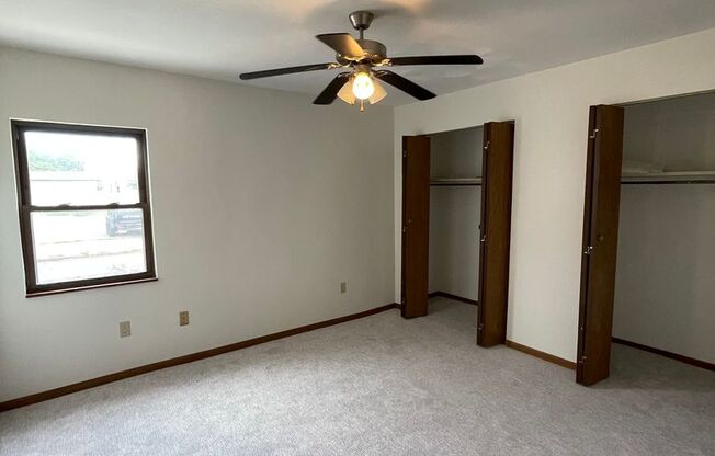 2 beds, 1 bath, $1,100, Unit Unit #1