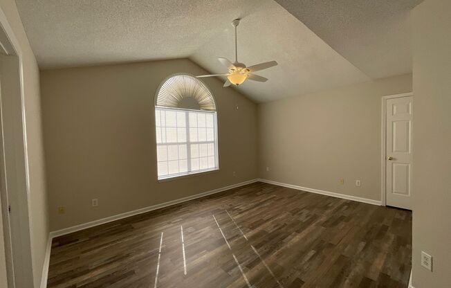 2 beds, 2 baths, 1,270 sqft, $1,500, Unit 2726-5 Upstairs 2BR 2BA Remodel Summit Pet Friendly