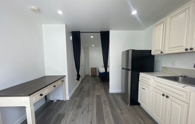 Studio, 1 bath, 348 sqft, $1,495, Unit 38