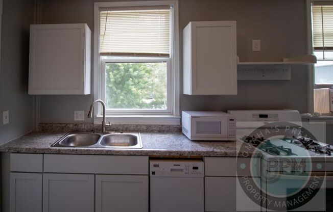 qPACIFIC 3016 Pacific St