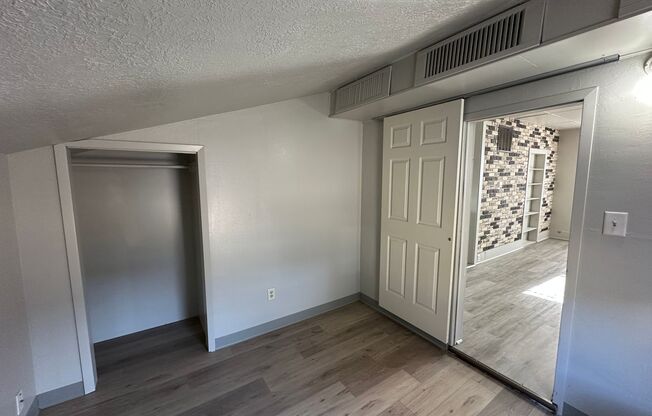 2 beds, 1 bath, $1,000