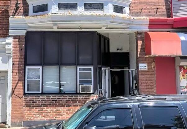 1103 Lindley Ave