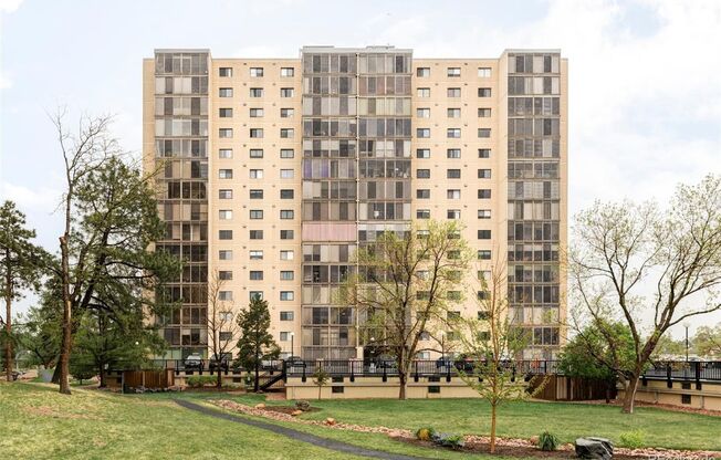 Great Candlewyck condo with and amazing view and lifestyle that can't be beat