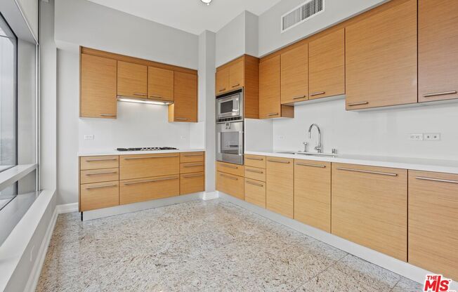 2 beds, 3 baths, 1,870 sqft, $8,250, Unit 28B