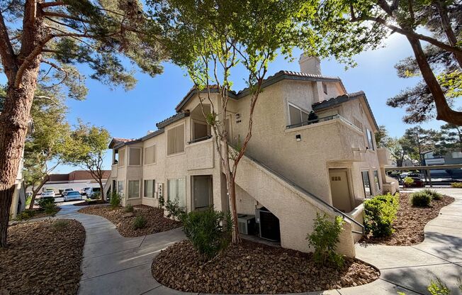 SE 2 bedroom condo in gated community