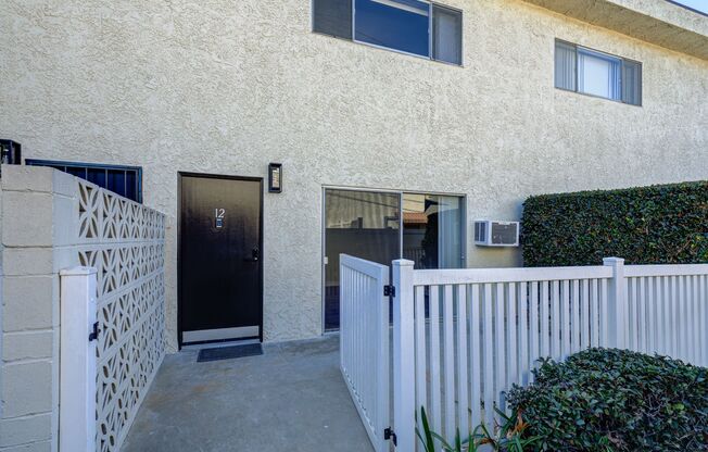 2 beds, 1.5 baths, $3,025, Unit Unit 12