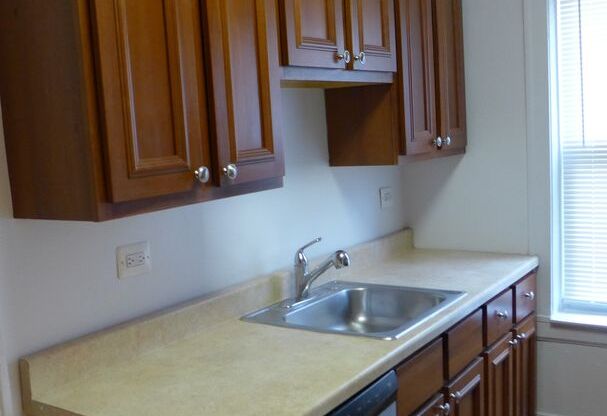 1 bed, 1 bath, 675 sqft, $1,595, Unit 48141B