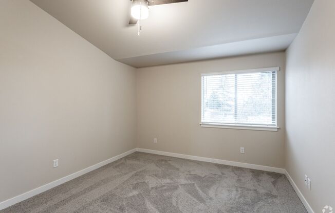 2 beds, 1 bath, 957 sqft, $1,695, Unit B21