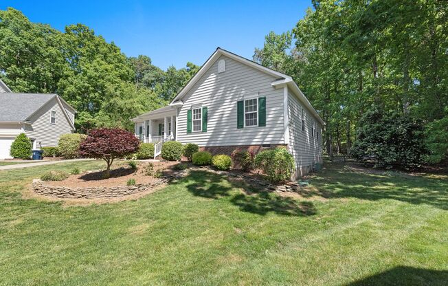 3 Bedroom w/ 2 car Garage (Landscaping is included)