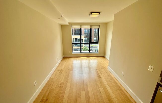 Studio, 1 bath, $2,350, Unit 420