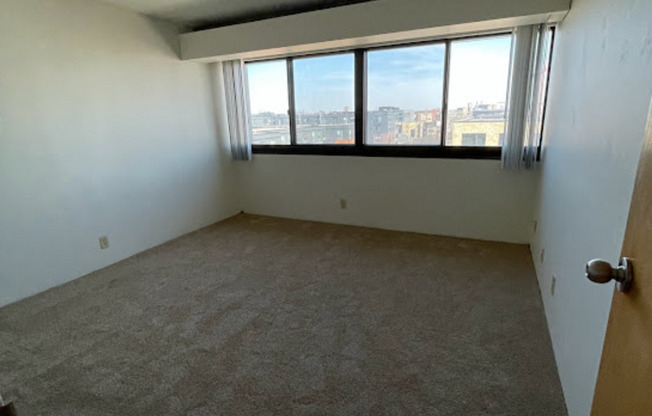 2 beds, 1 bath, 800 sqft, $1,475, Unit 902