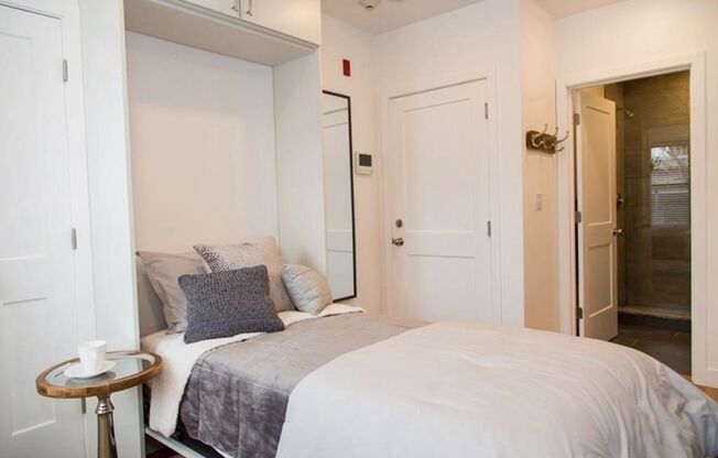 Studio, 1 bath, $1,550, Unit 16-8