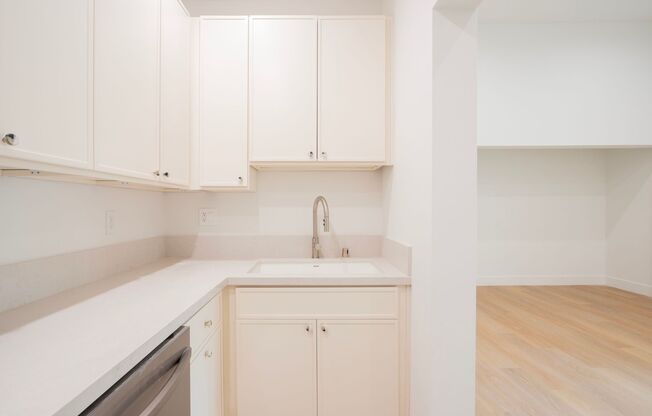 Studio, 1 bath, $3,115, Unit 07