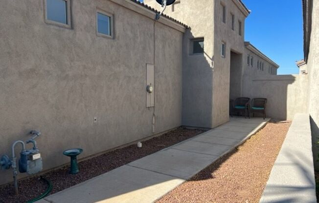 2BR Patio Home with 2 BONUS ROOMS, fenced yard, Garage,Desert Foothills-Bullhead Parkway