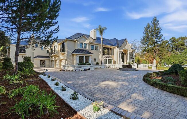 Luxury 10 Bedrooms, 9 Bathroom Estate for Lease in Los Gatos