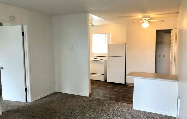 1 bed, 1 bath, 526 sqft, $1,250, Unit 27