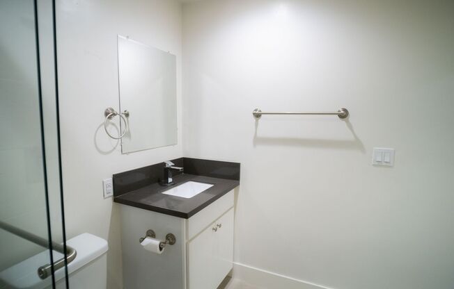 2 beds, 1 bath, 650 sqft, $2,400, Unit 315
