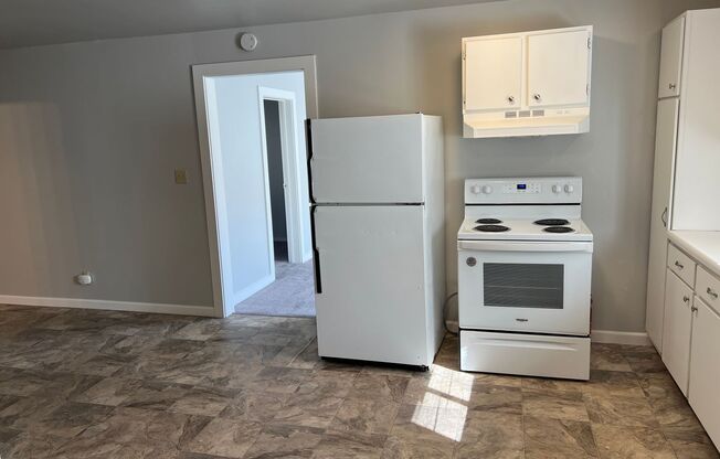 3 beds, 1 bath, $2,500