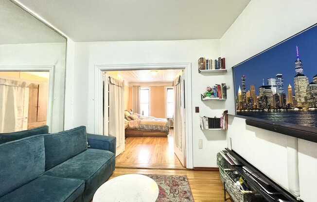 416 W 47 ST