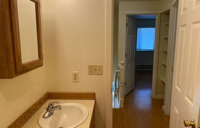 2 beds, 1.5 baths, $1,575, Unit 842/A/A