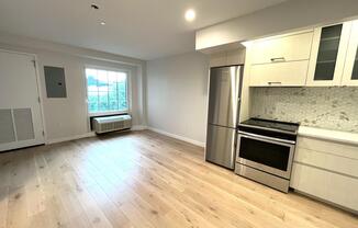 Studio, 1 bath, $2,520, Unit 4-M