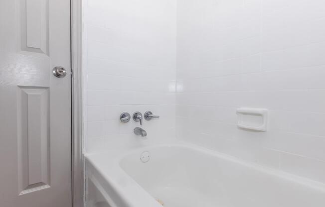 2 beds, 1.5 baths, 1,140 sqft, $1,499