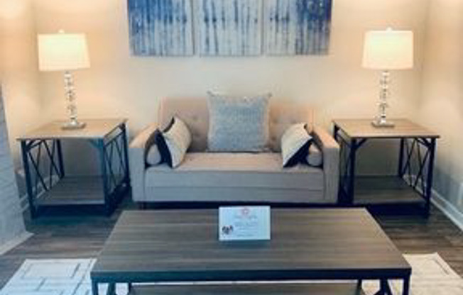 2 beds, 1 bath, 900 sqft, $1,249, Unit 06