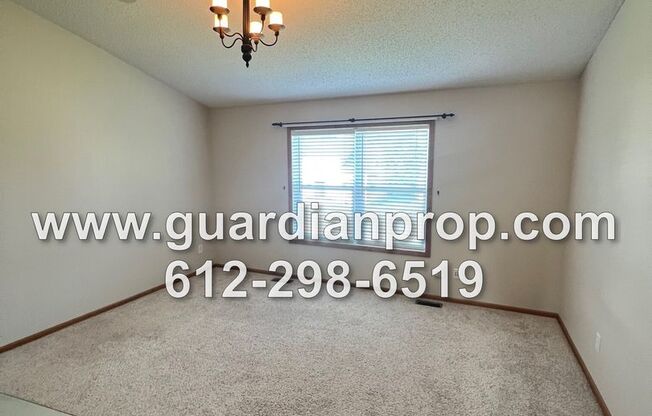 3 beds, 2.5 baths, $2,600