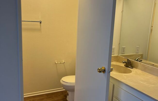 2 beds, 2 baths, $2,500, Unit 209U