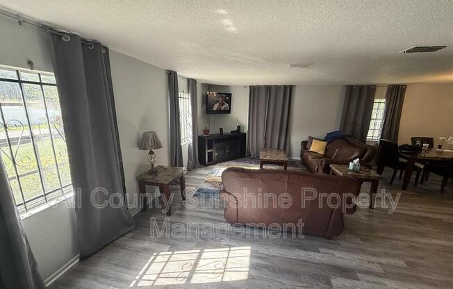 5113 N 45 ST