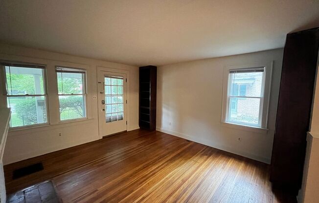 3 beds, 1 bath, 1,204 sqft, $1,895, Unit 714 Sheridan Ave.