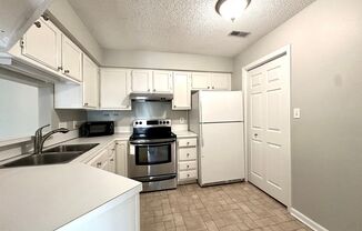 2 beds, 2 baths, $1,650, Unit APT H