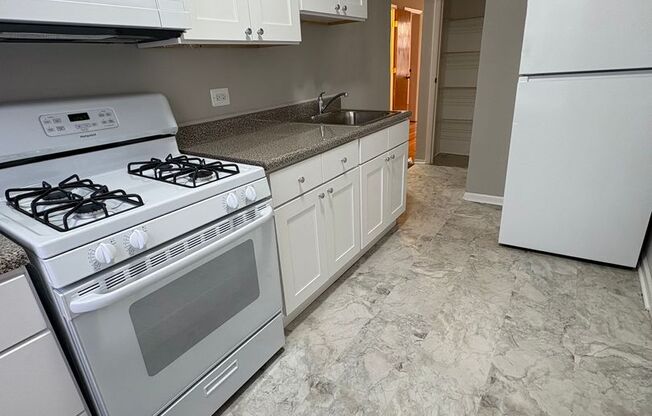 2 beds, 1 bath, 670 sqft, $1,200, Unit CA 133-2W
