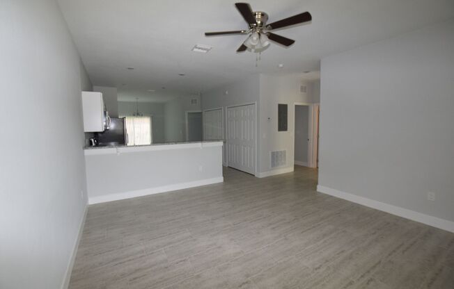 3 beds, 2 baths, $1,900, Unit # #B