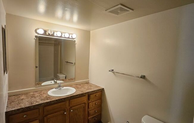 1 bed, 1 bath, 734 sqft, $1,420, Unit P07