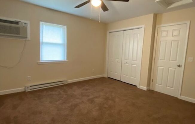 1 bed, 1 bath, 590 sqft, $700, Unit Unit 14