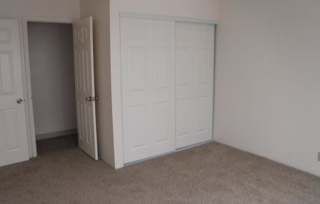 2 beds, 2 baths, $2,500, Unit 8