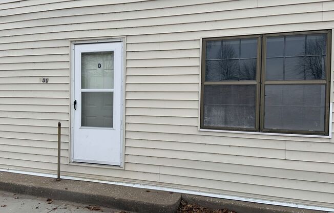 One Bedroom Apartment in Roxana