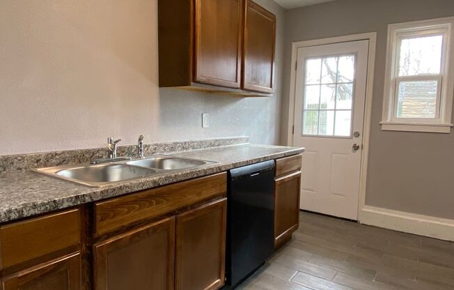 2 bedroom in West Tulsa!!