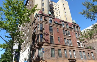 1 bed, 1 bath, $3,800, Unit 4E