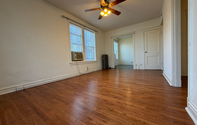 Studio, 1 bath, 450 sqft, $945, Unit 309