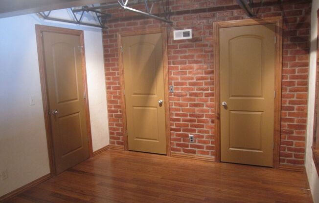 3 beds, 2 baths, 1,300 sqft, $1,620, Unit AW 116