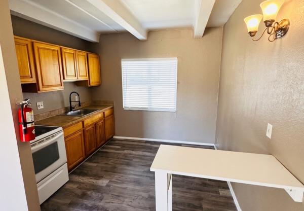 5261 ALHAMBRA DR
