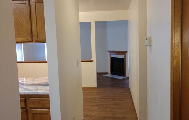 3 beds, 2 baths, $2,100, Unit 2236