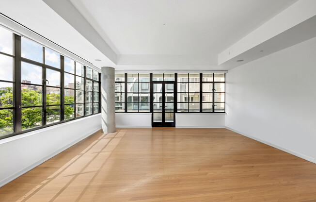 508 W 24 ST