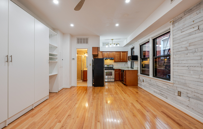 1321 Fairmont St NW
