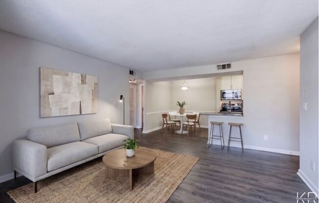 1 bed, 1 bath, 705 sqft, $1,375, Unit 2032