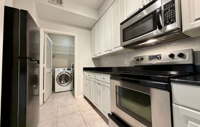 3 beds, 2 baths, $1,950, Unit UNIT 1724