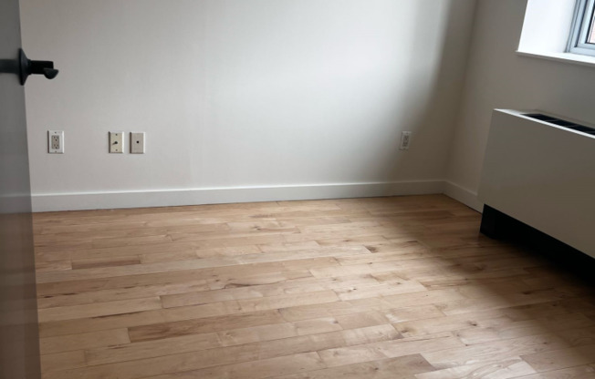 2 beds, 1 bath, 593 sqft, $3,200, Unit B8C