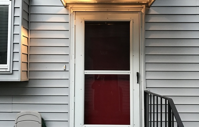 Nice 2 Bed/1.5 Bath Condo in Bellevue!